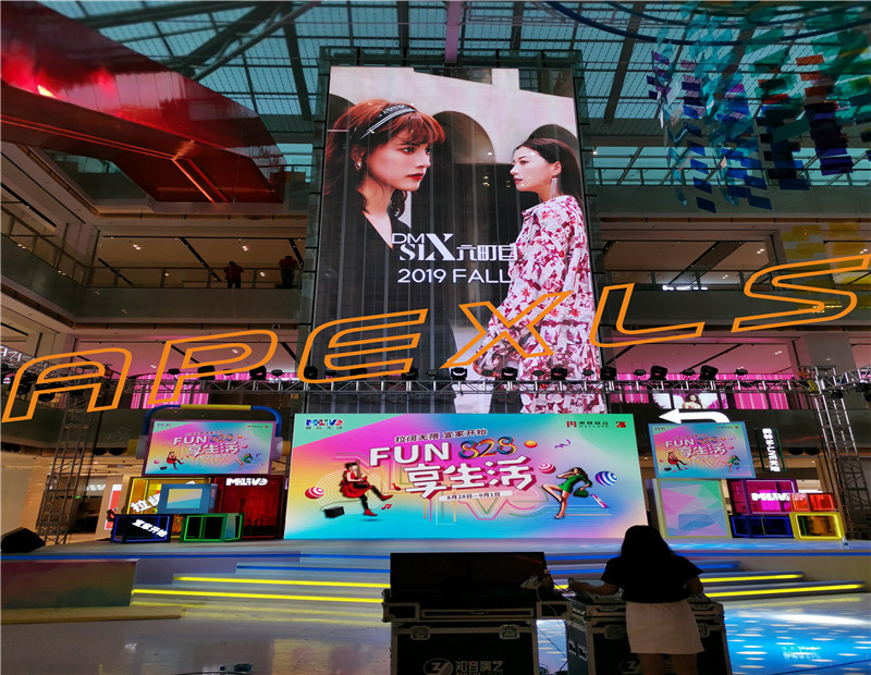 廣州美林P3.91-7.8MM戶內(nèi)透明全彩顯示屏